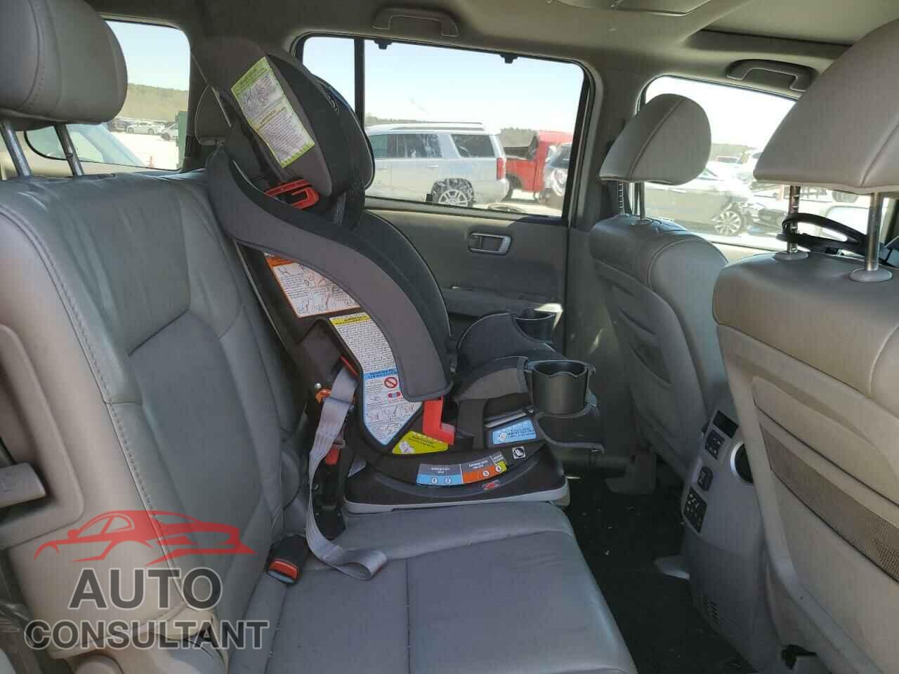 HONDA PILOT 2011 - 5FNYF3H9XBB044579