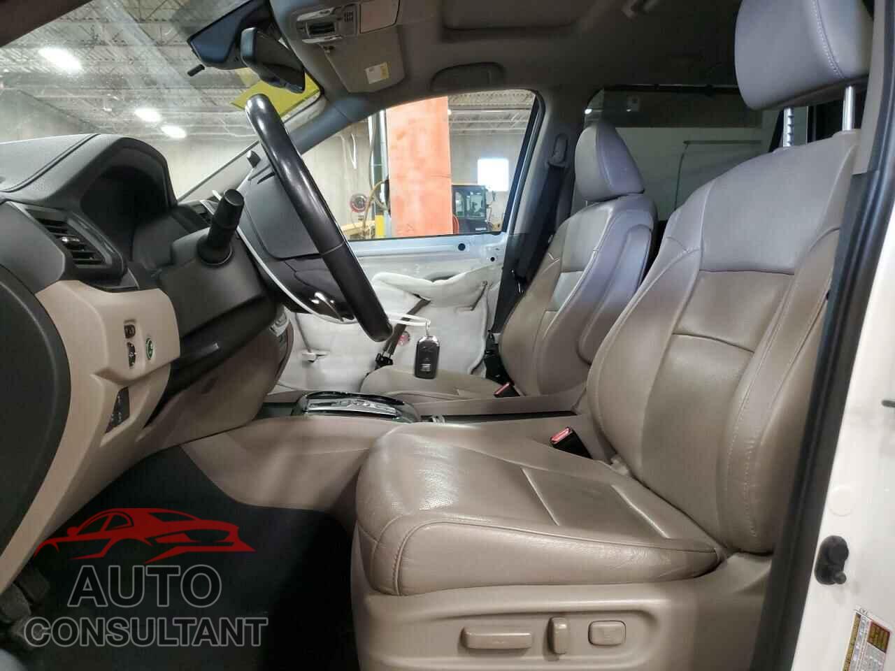 HONDA PILOT 2017 - 5FNYF6H05HB042234