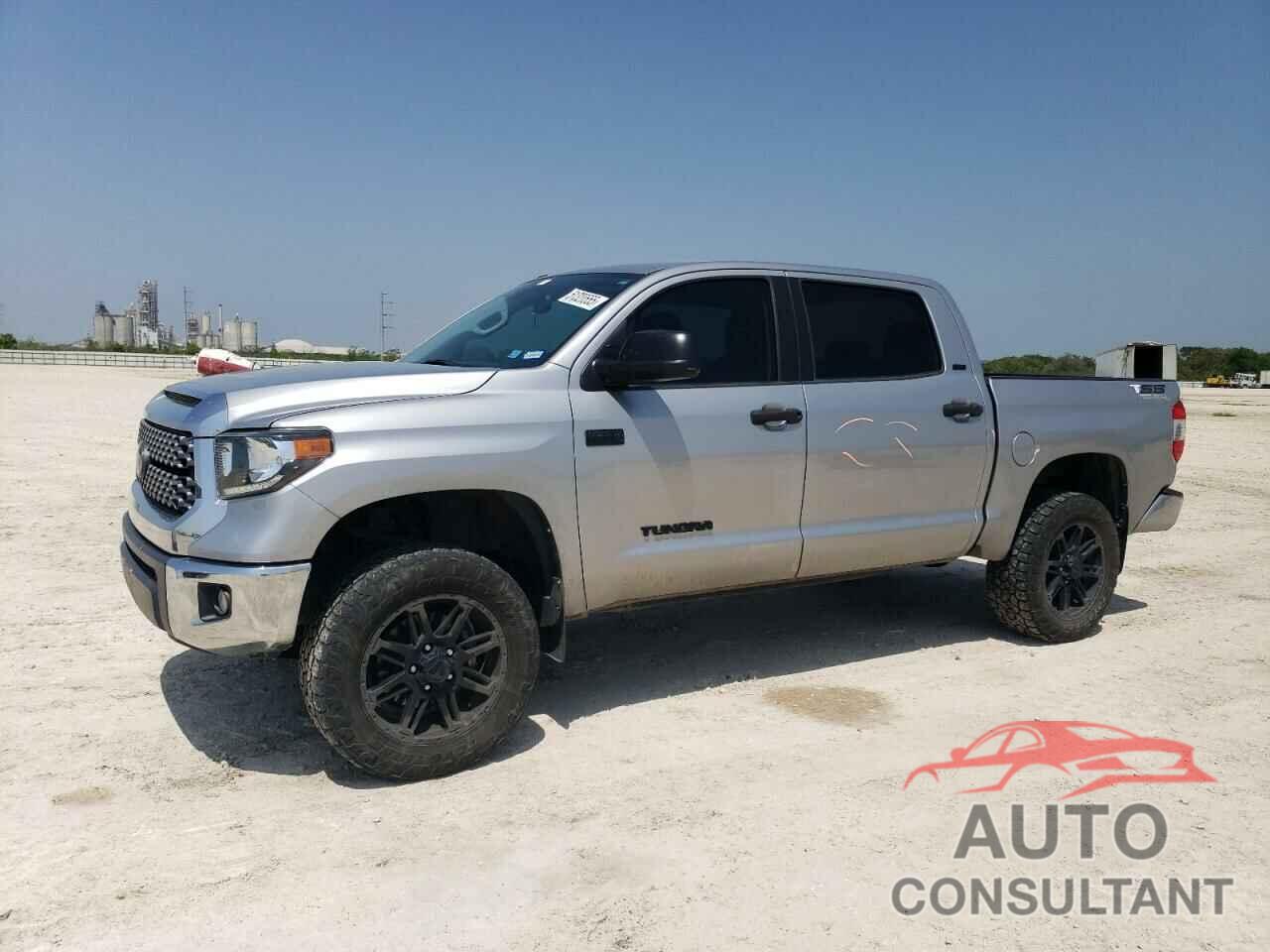 TOYOTA TUNDRA 2018 - 5TFDW5F13JX687819