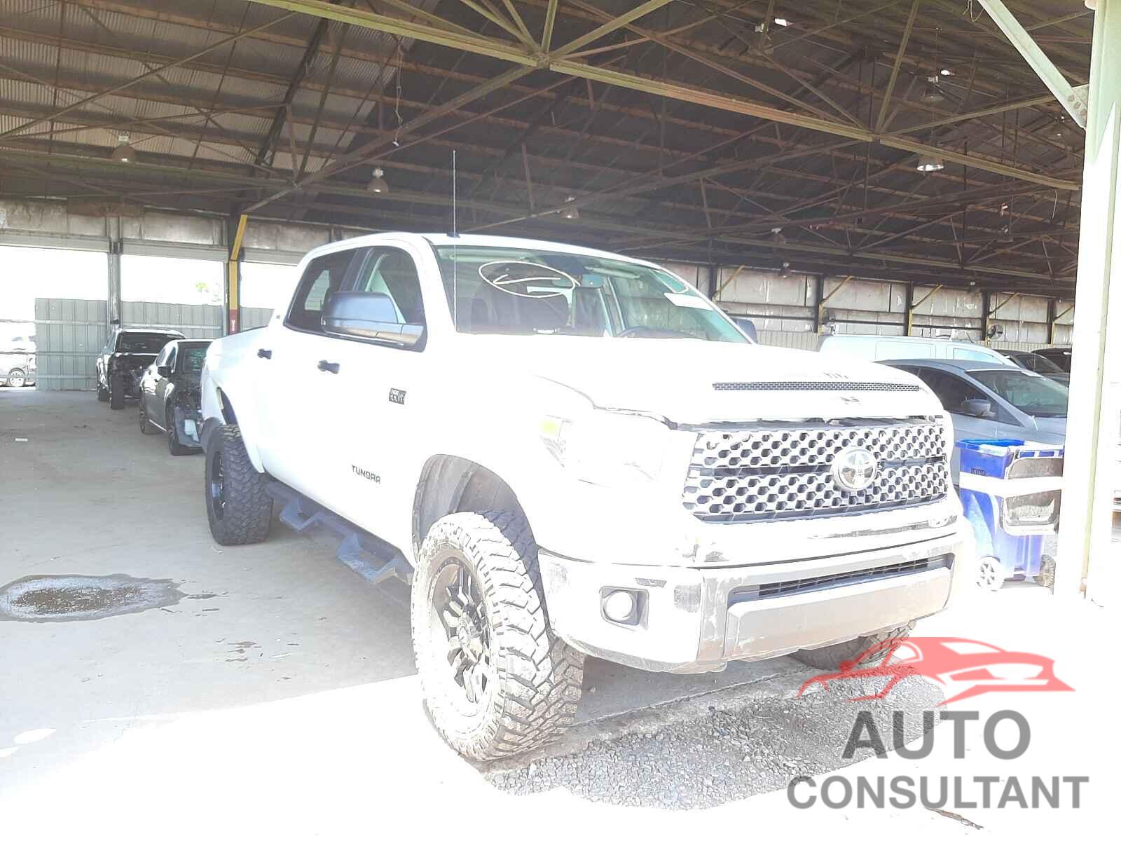 TOYOTA TUNDRA 2018 - 5TFDY5F13JX736818