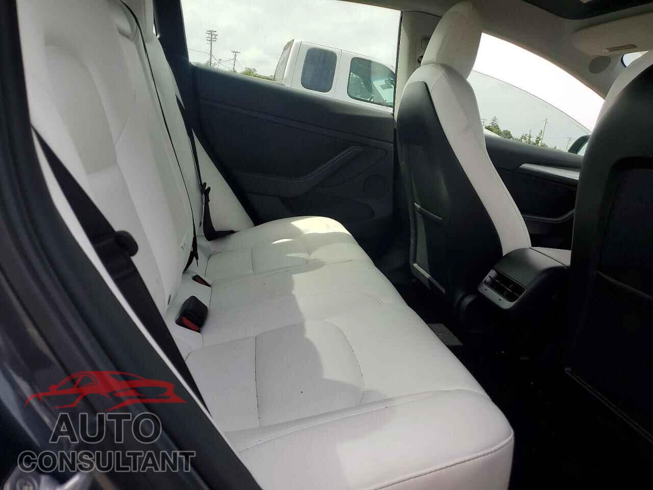 TESLA MODEL 3 2021 - 5YJ3E1EA8MF098045