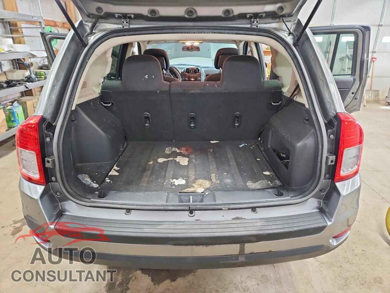 JEEP COMPASS 2011 - 1J4NT1FA9BD256016