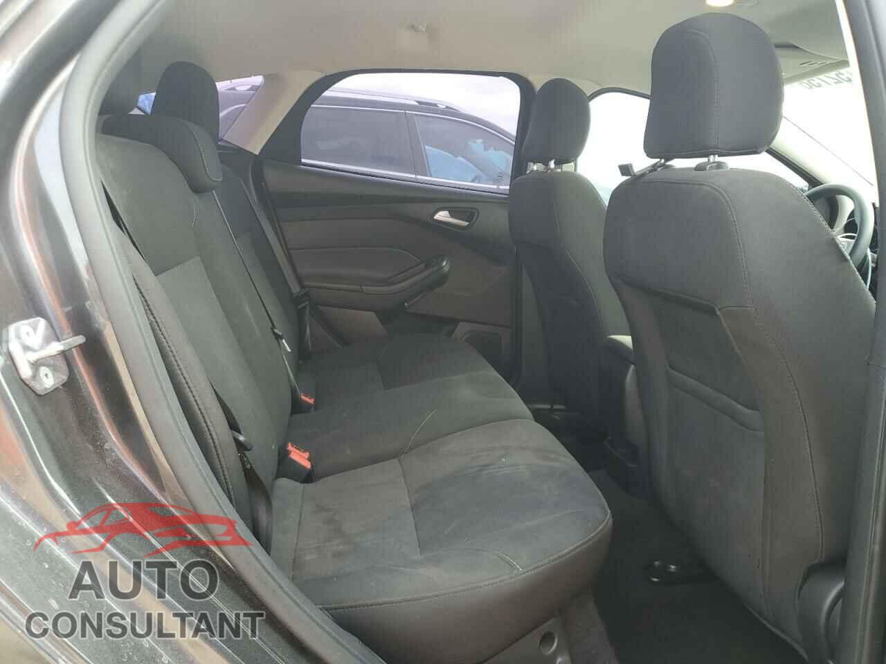 FORD FOCUS 2017 - 1FADP3K23HL318935