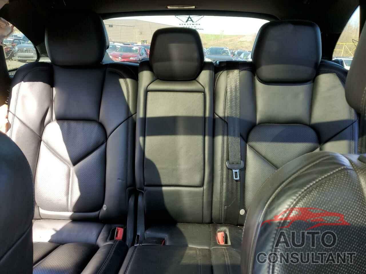 PORSCHE CAYENNE 2016 - WP1AB2A26GLA95360