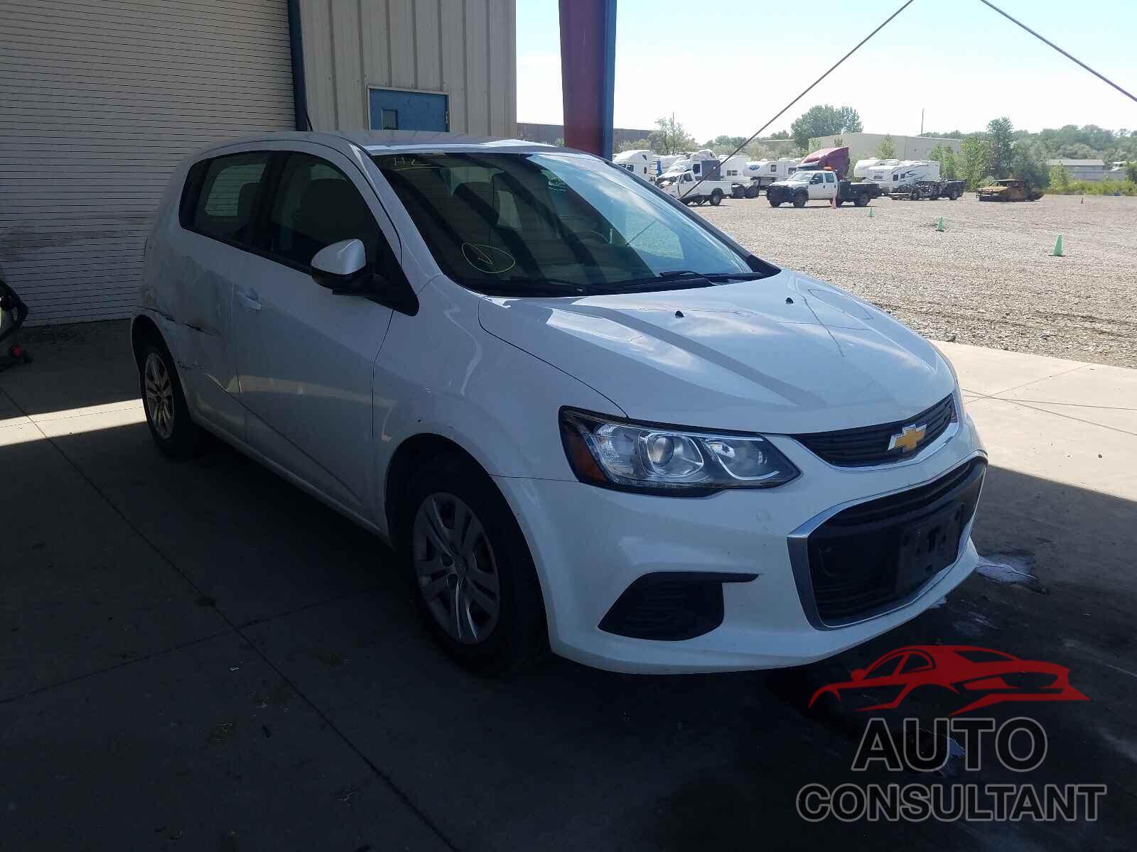 CHEVROLET SONIC 2018 - 1G1JG6SH6J4121334