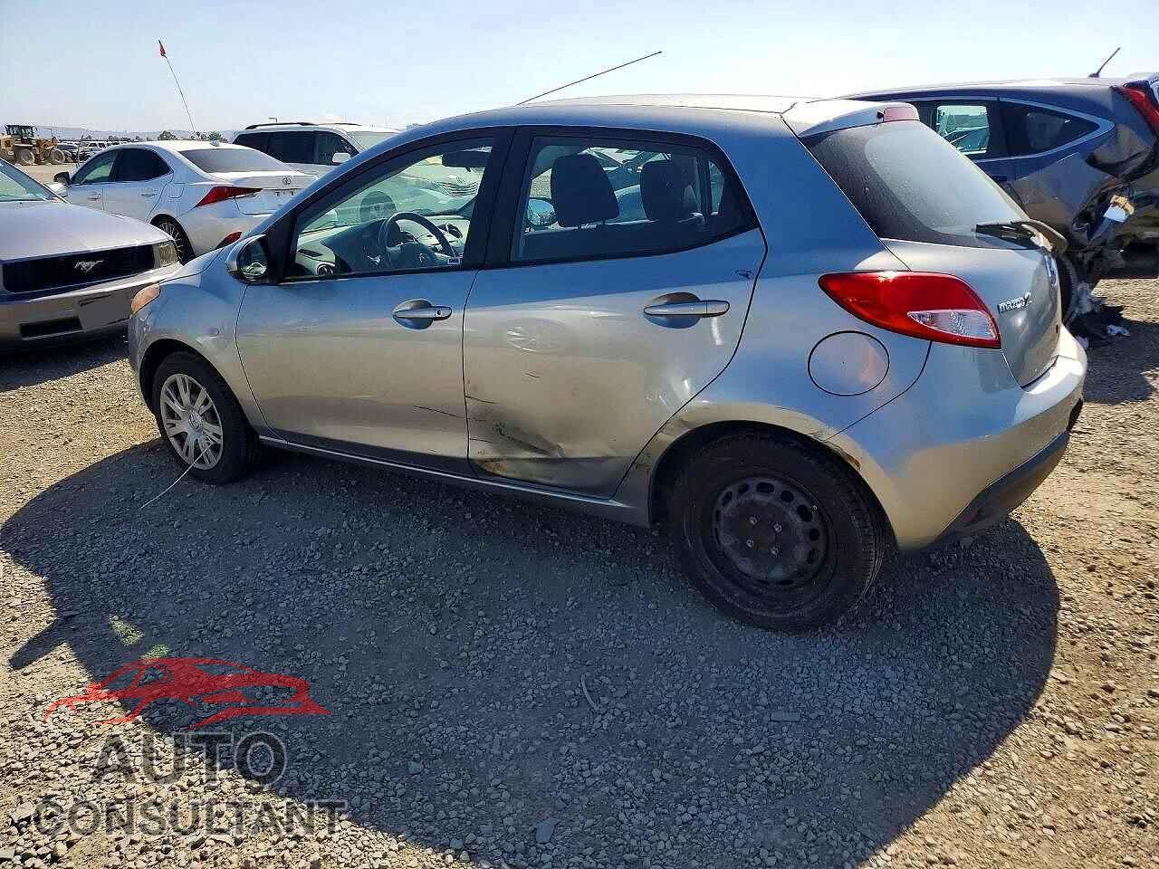 MAZDA 2 2011 - JM1DE1HZXB0130852
