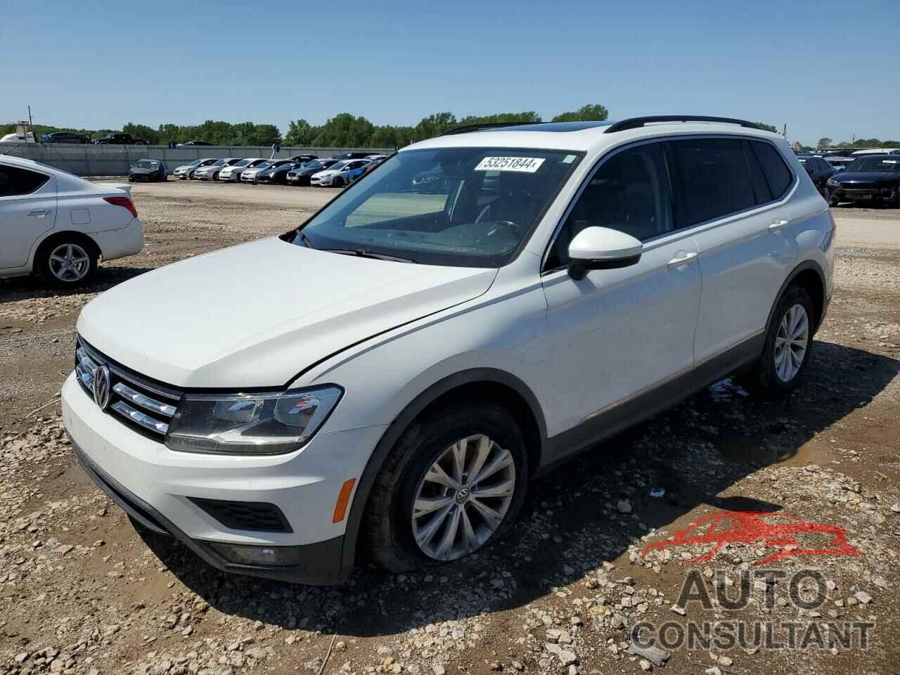 VOLKSWAGEN TIGUAN 2018 - 3VV2B7AX1JM023116