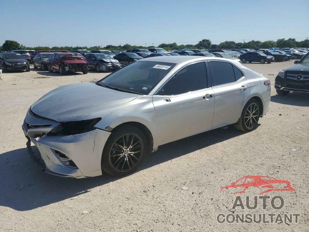 TOYOTA CAMRY 2021 - 4T1G11AK0MU454213