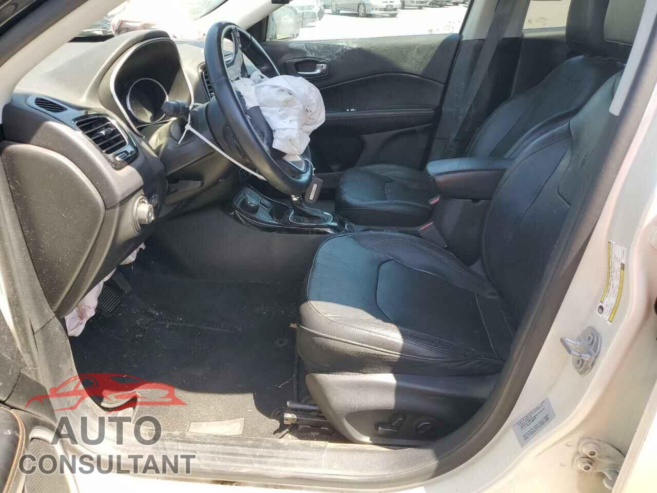 JEEP COMPASS 2018 - 3C4NJDCB5JT131341