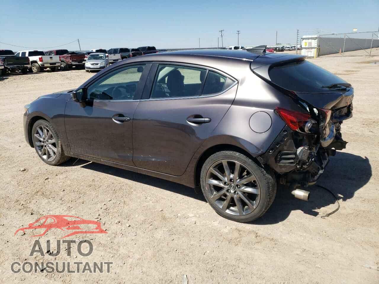 MAZDA 3 2018 - 3MZBN1M32JM235693