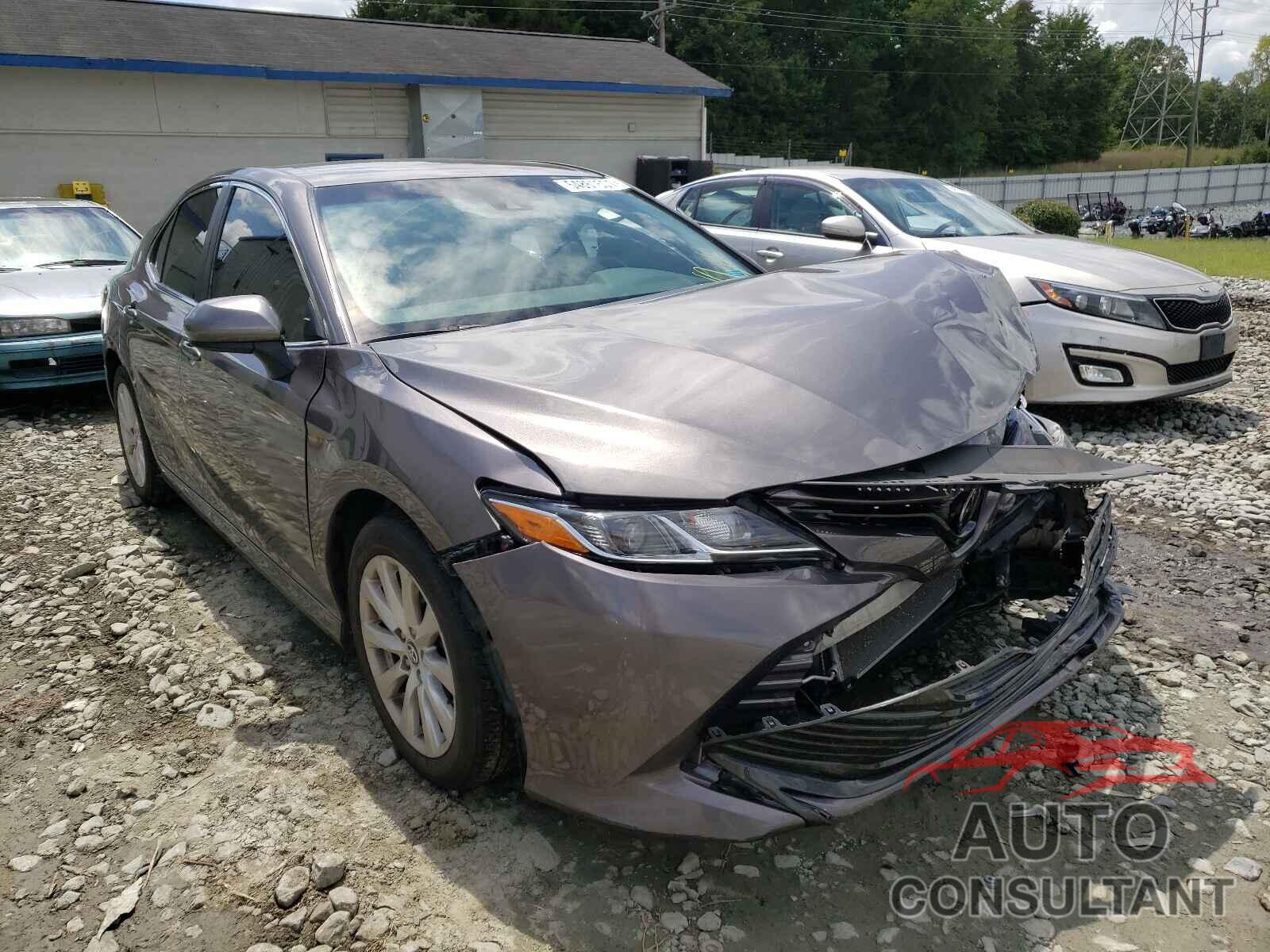 TOYOTA CAMRY 2018 - 4T1B11HK0JU144154