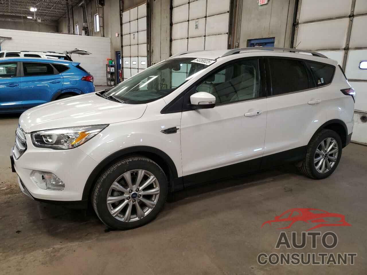FORD ESCAPE 2017 - 1FMCU9J99HUC88006