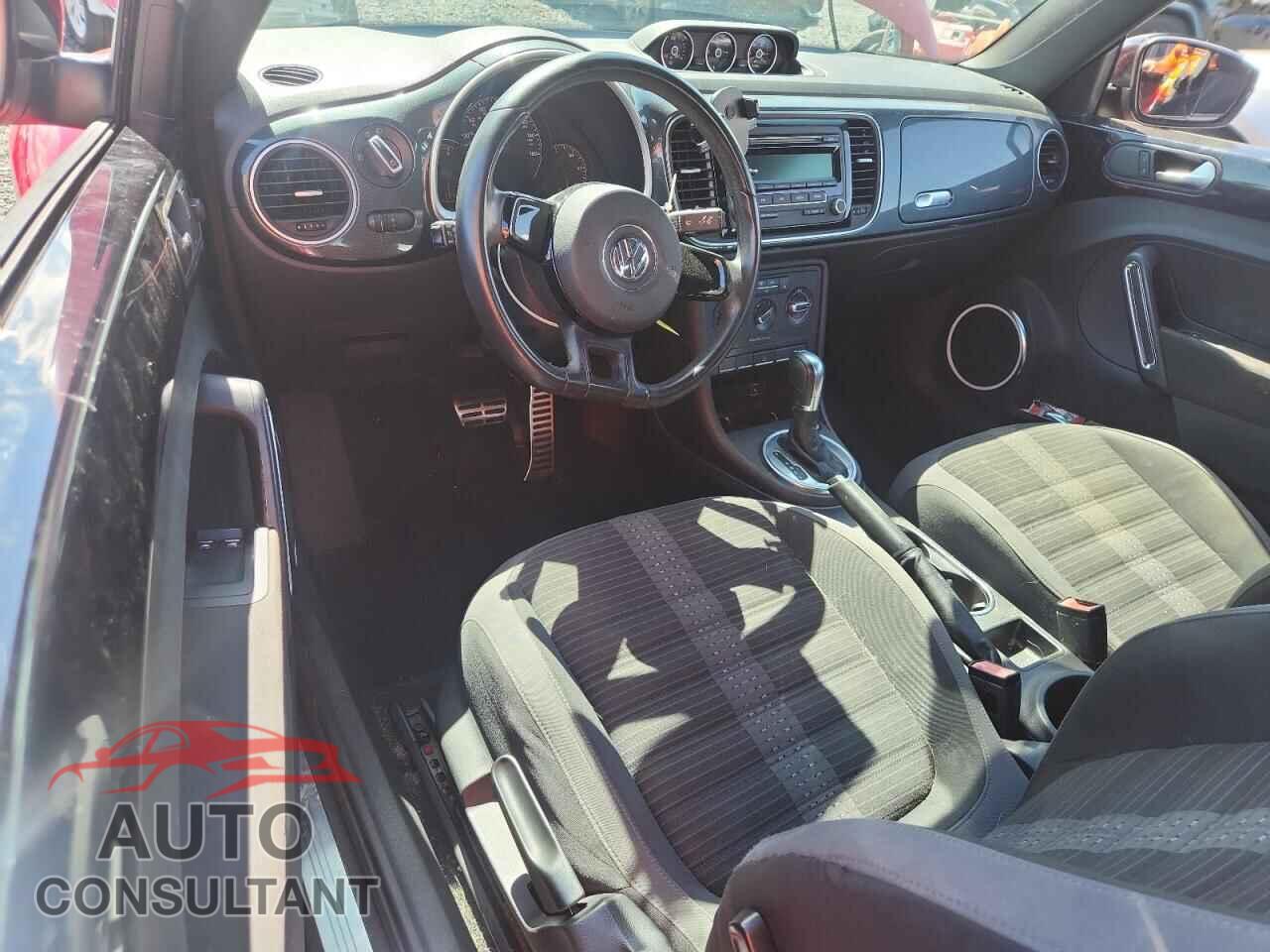 VOLKSWAGEN BEETLE 2012 - 3VWVA7AT6CM647568