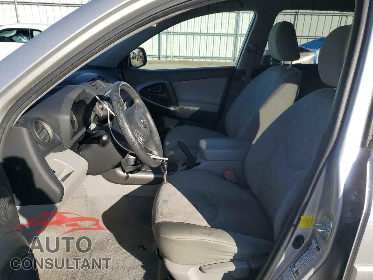 TOYOTA RAV4 2012 - 2T3BF4DV2CW245404