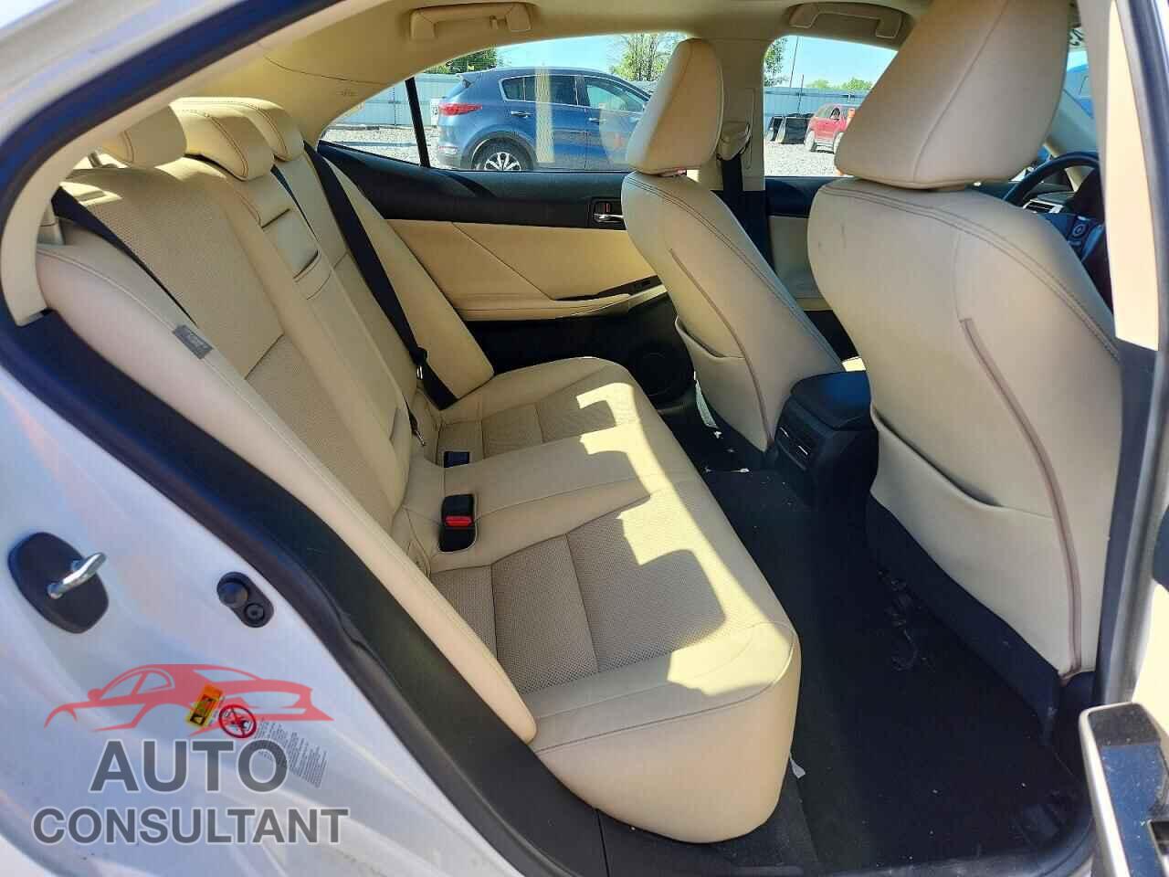 LEXUS IS 2015 - JTHCF1D24F5019478