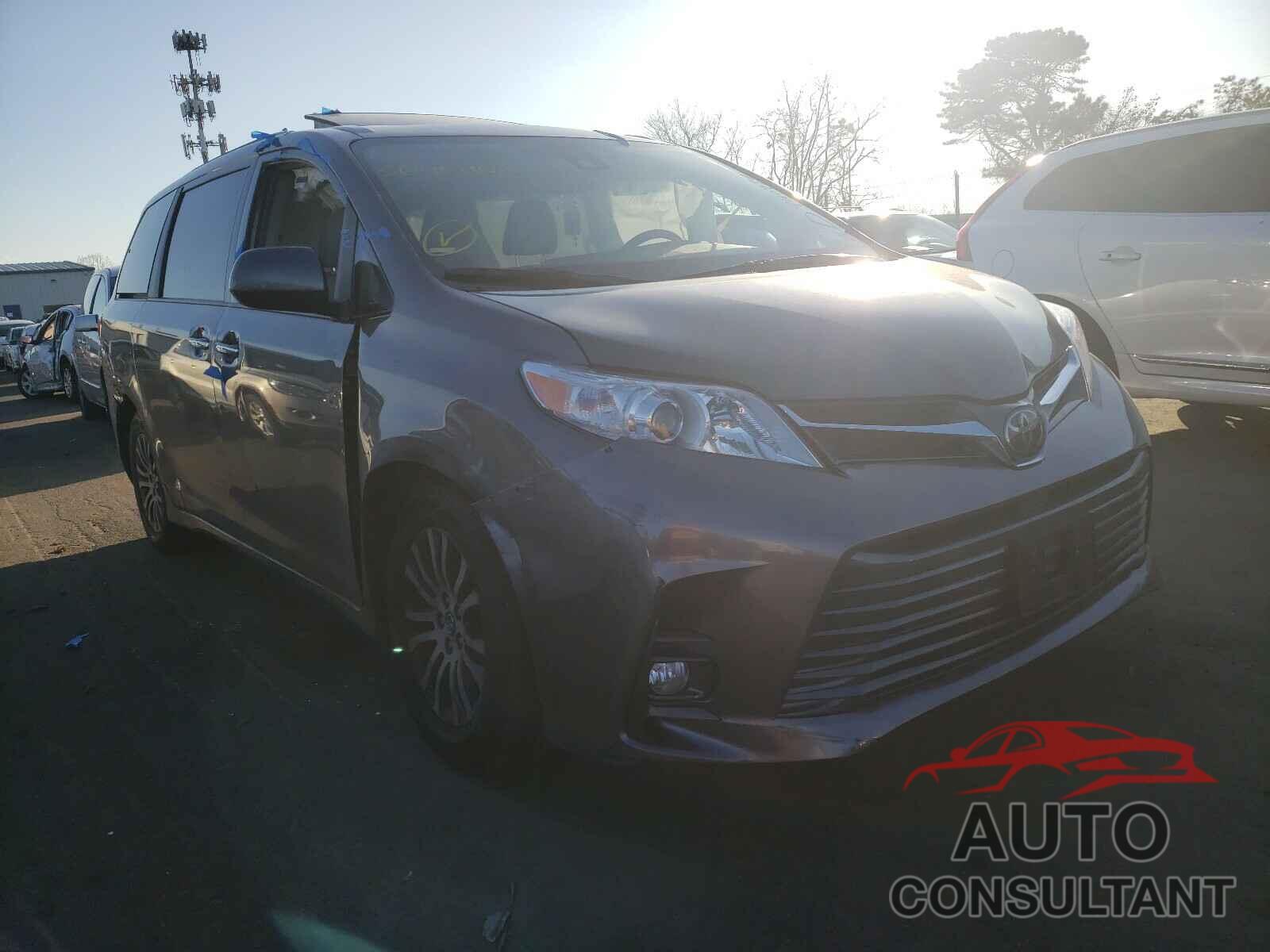 TOYOTA SIENNA 2018 - 5TDYZ3DC9JS940732