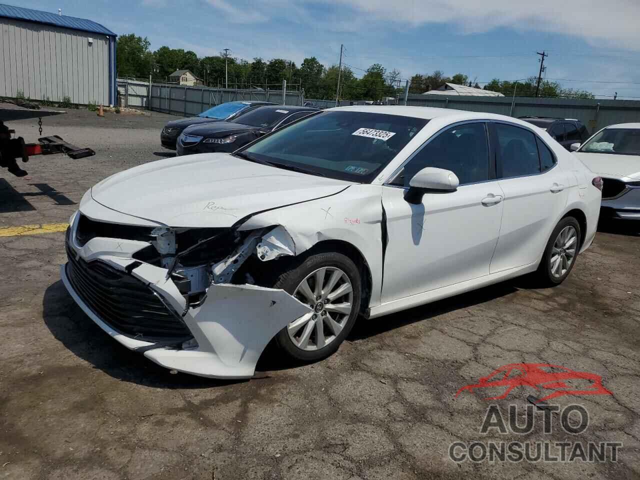 TOYOTA CAMRY 2018 - 4T1B11HK5JU100277