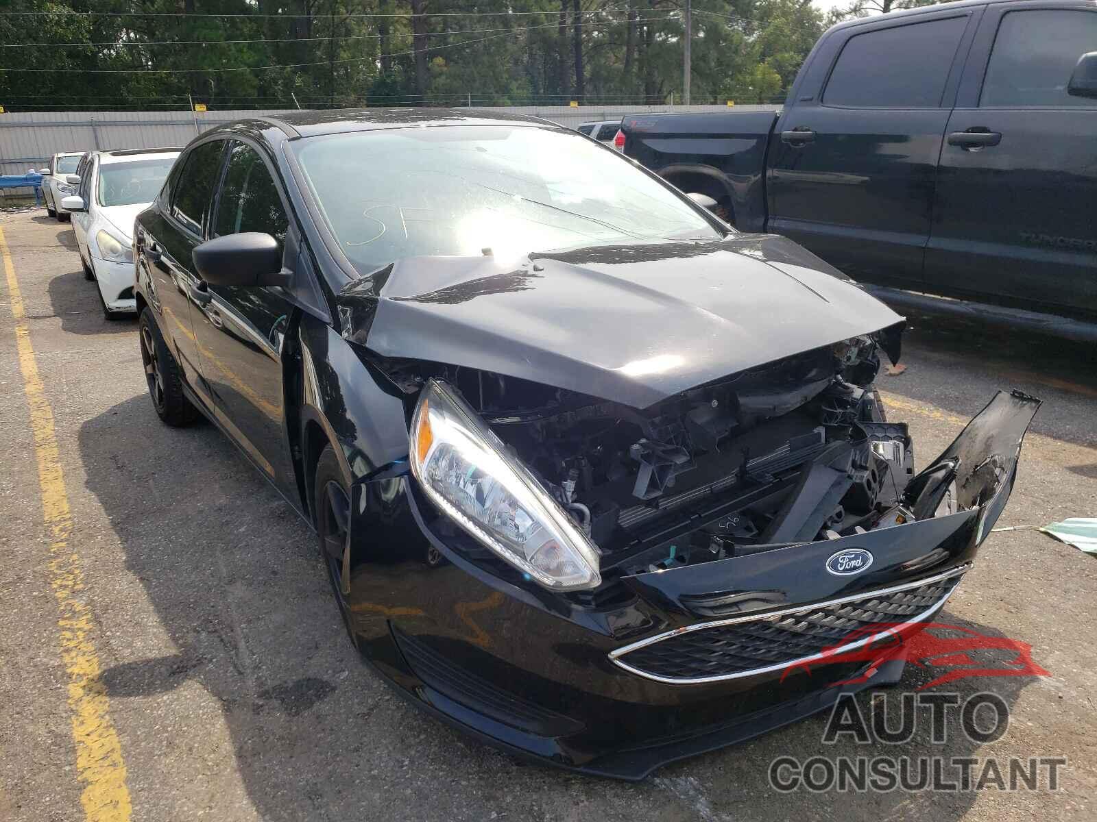 FORD FOCUS 2018 - 1FADP3E21JL303917