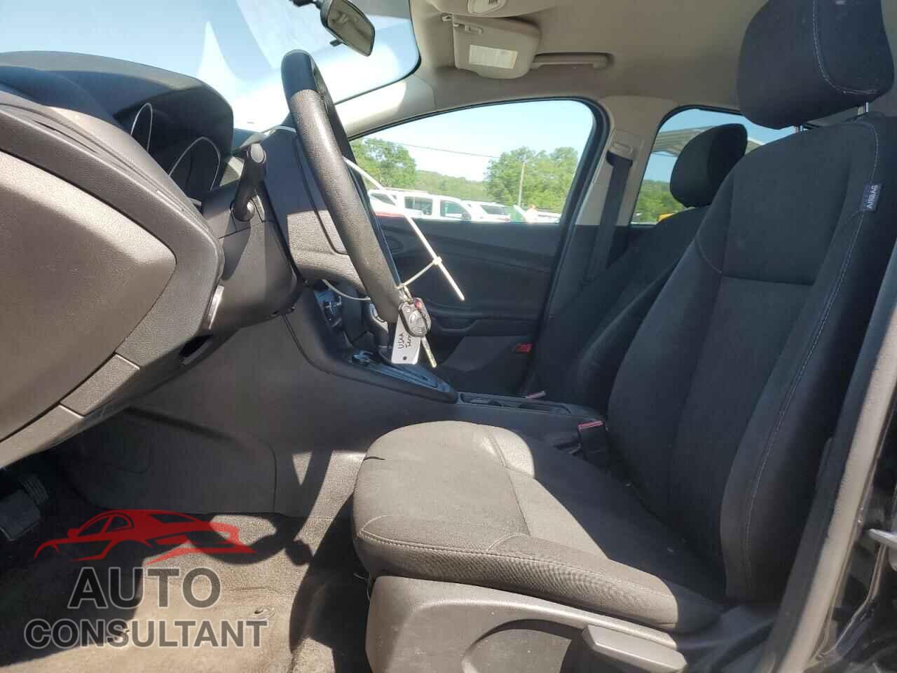 FORD FOCUS 2017 - 1FADP3E21HL347796