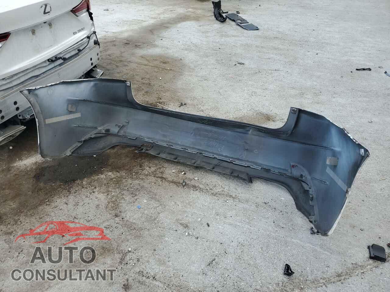 LEXUS IS 2018 - JTHBA1D20J5068356