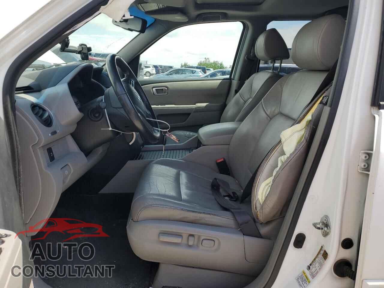 HONDA PILOT 2011 - 5FNYF4H58BB077101