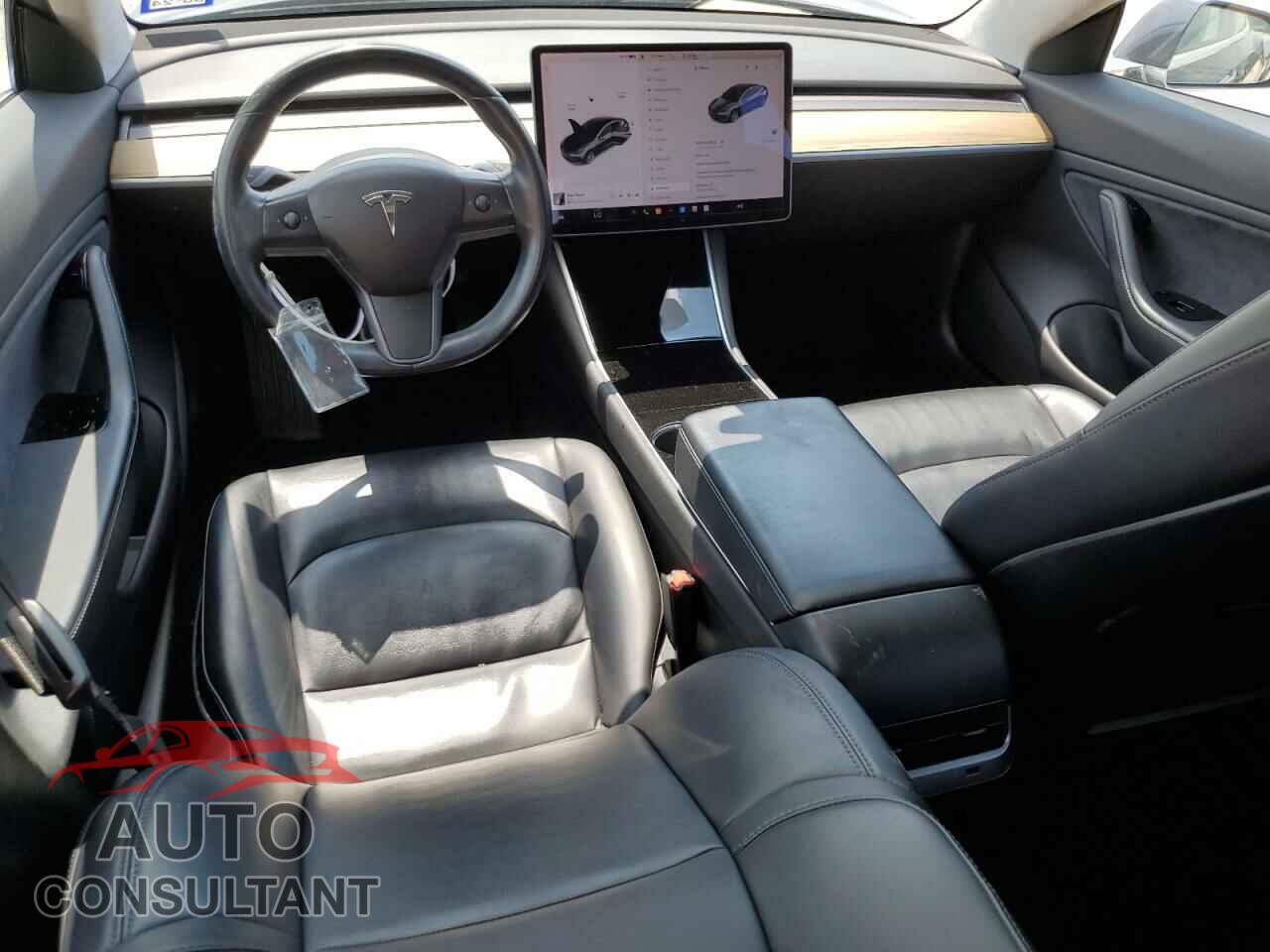 TESLA MODEL 3 2017 - 5YJ3E1EAXHF000901