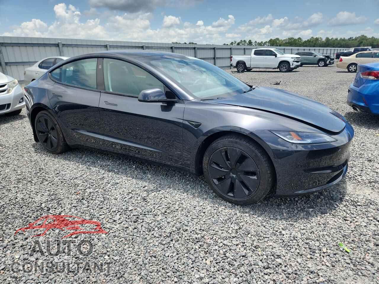 TESLA MODEL 3 2024 - 5YJ3E1EA5RF825438