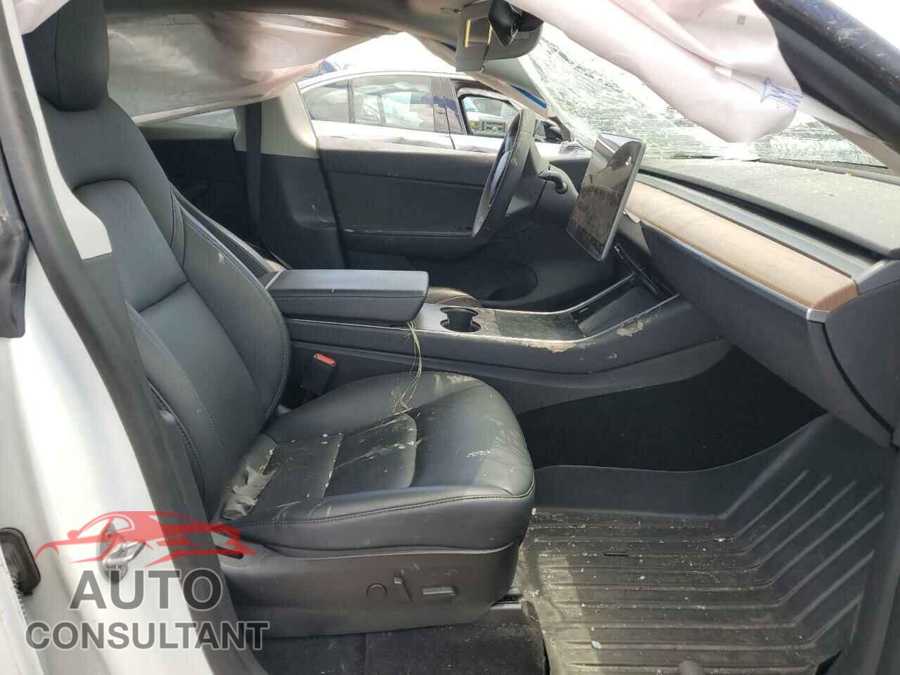 TESLA MODEL Y 2020 - 5YJYGDEEXLF044183