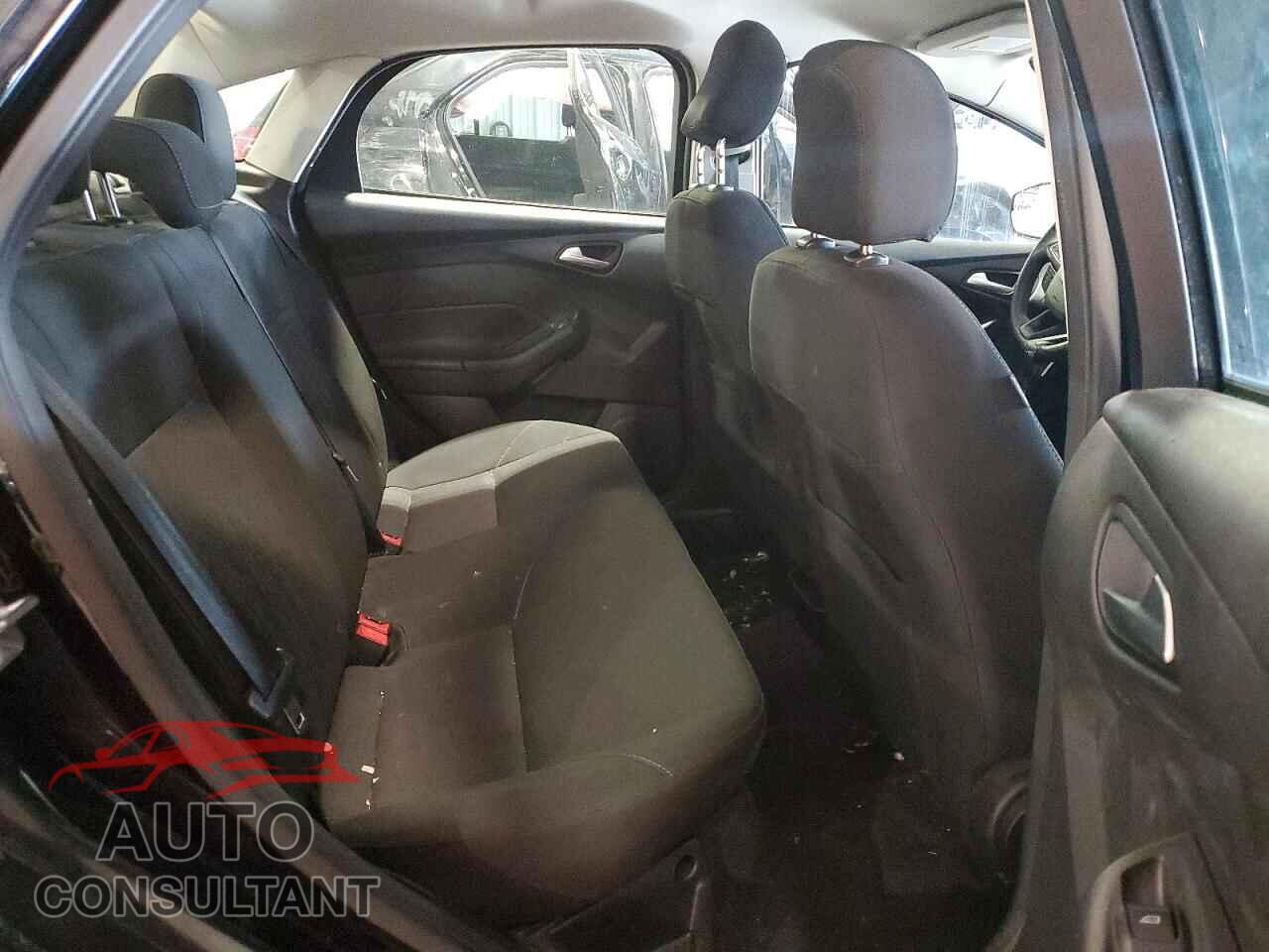 FORD FOCUS 2016 - 1FADP3F29GL397732