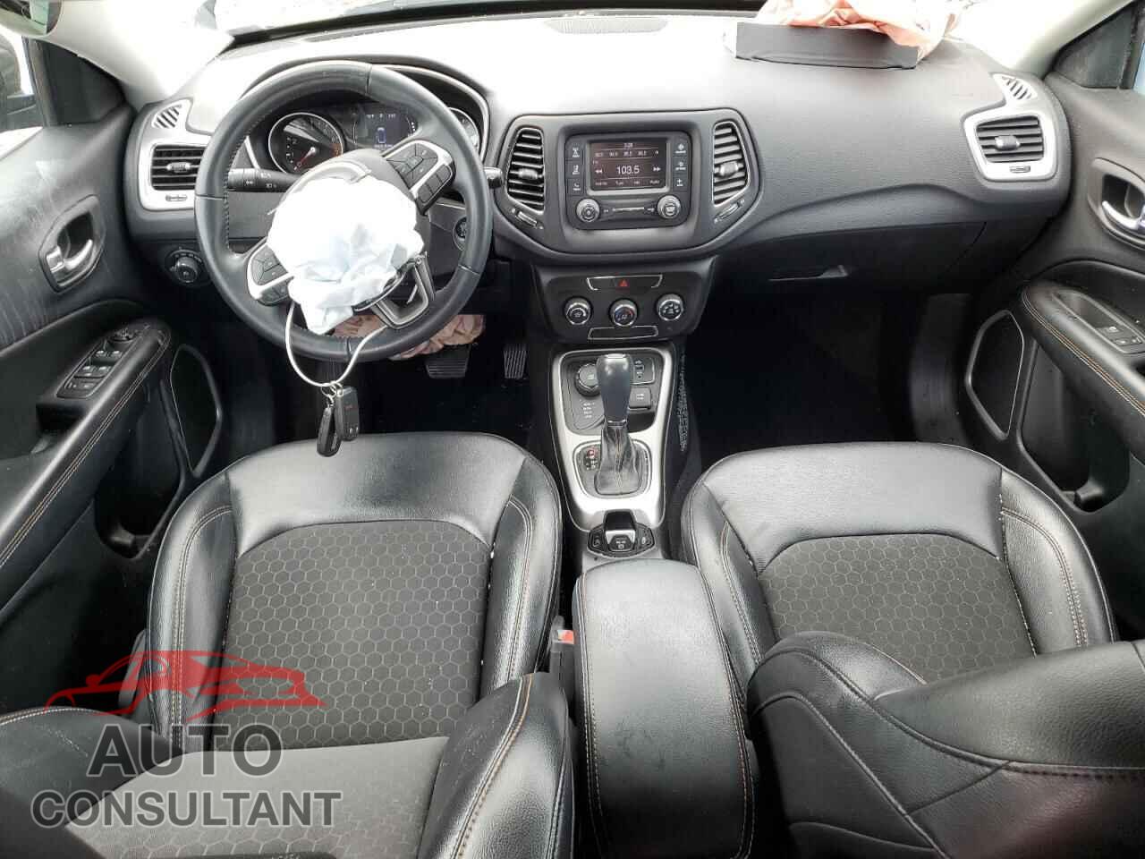 JEEP COMPASS 2018 - 3C4NJDBB7JT481197