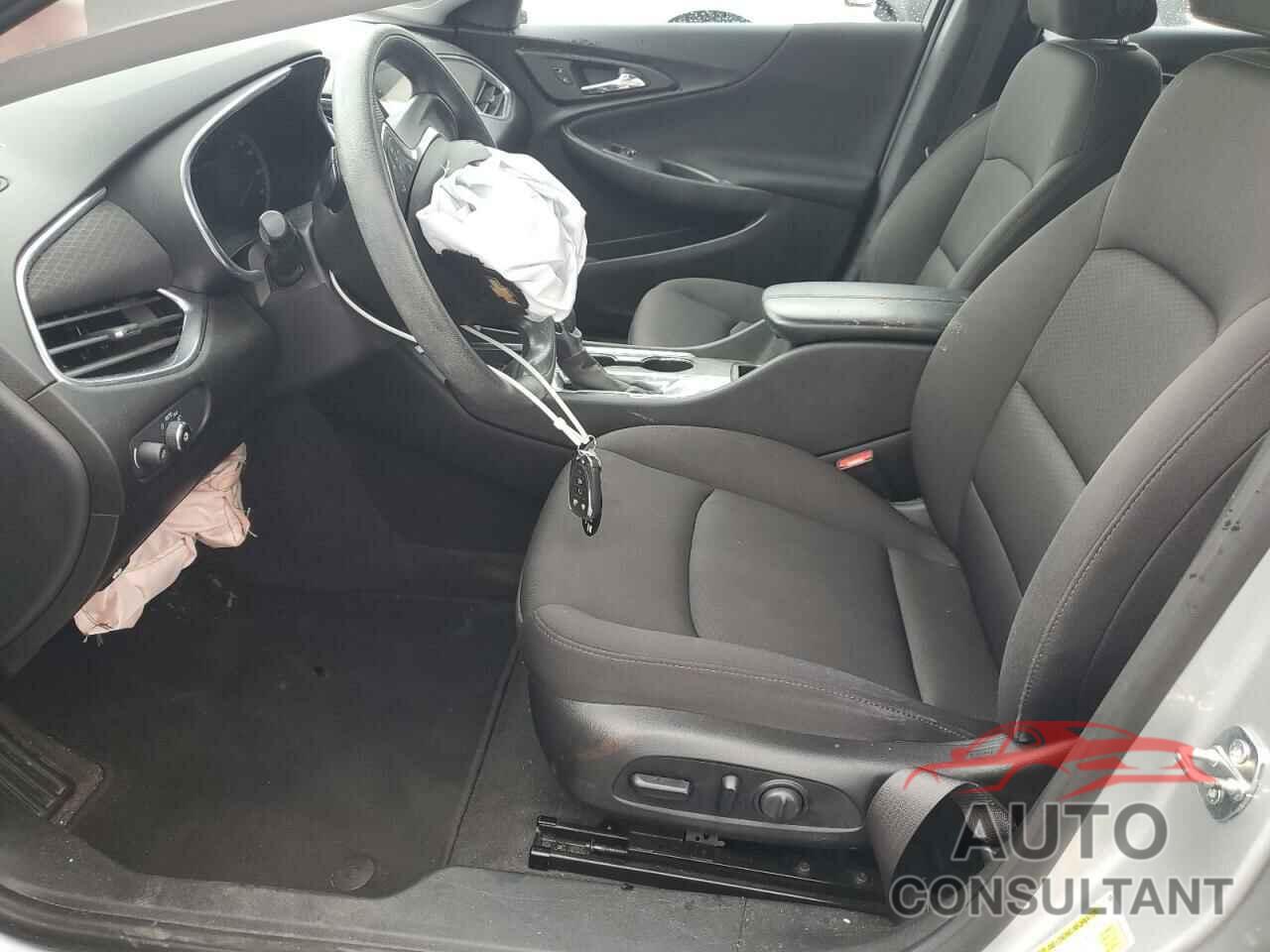 CHEVROLET MALIBU 2021 - 1G1ZD5ST3MF009609