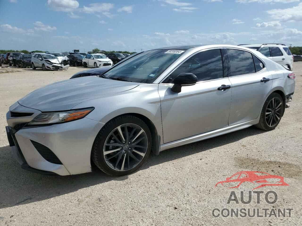 TOYOTA CAMRY 2018 - 4T1B61HK8JU113512
