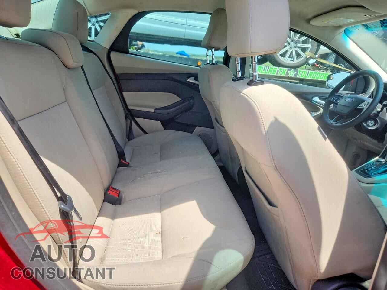 FORD FOCUS 2017 - 1FADP3F22HL337485
