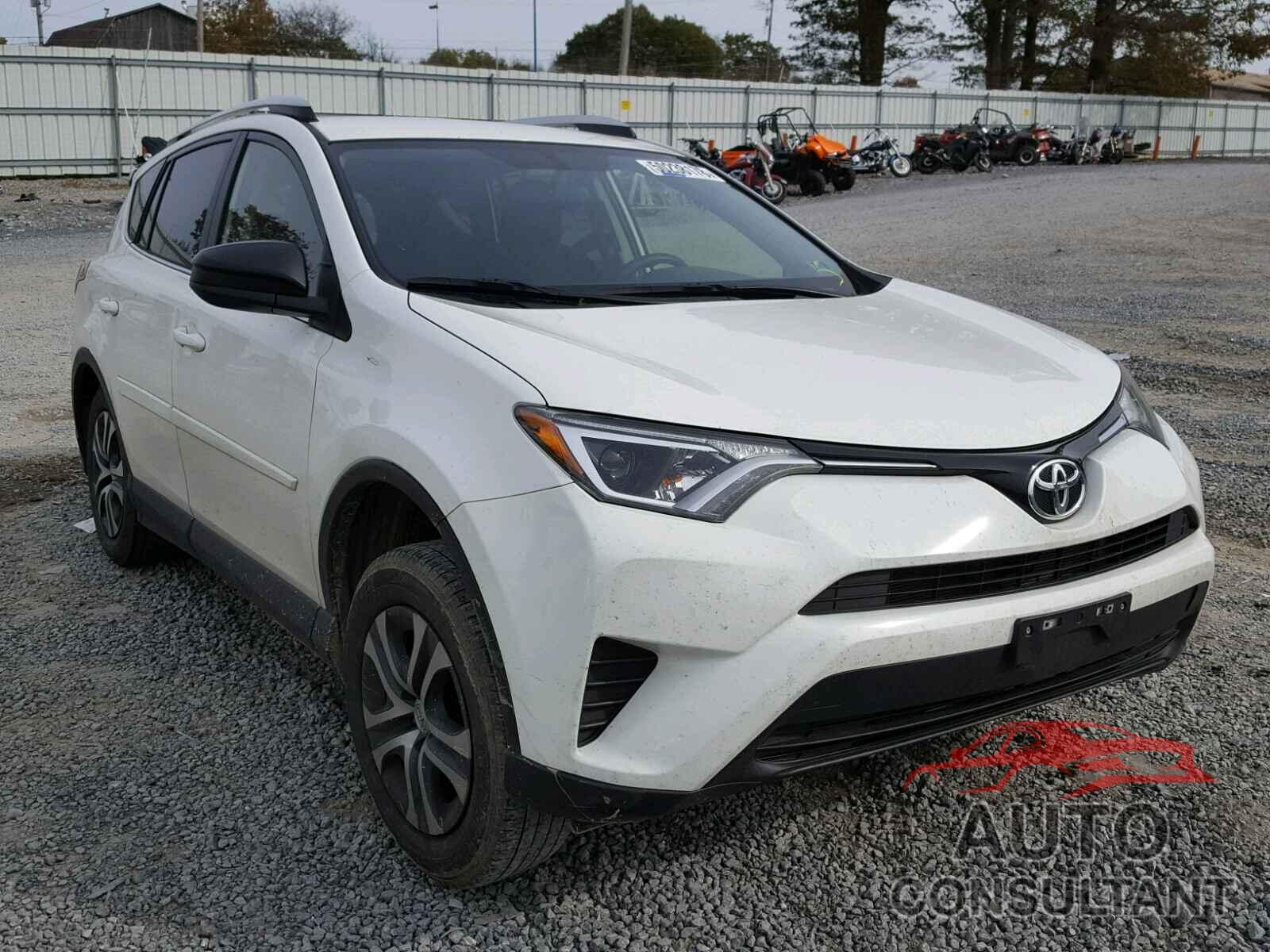 TOYOTA RAV4 LE 2016 - JTMBFREV3GJ073898