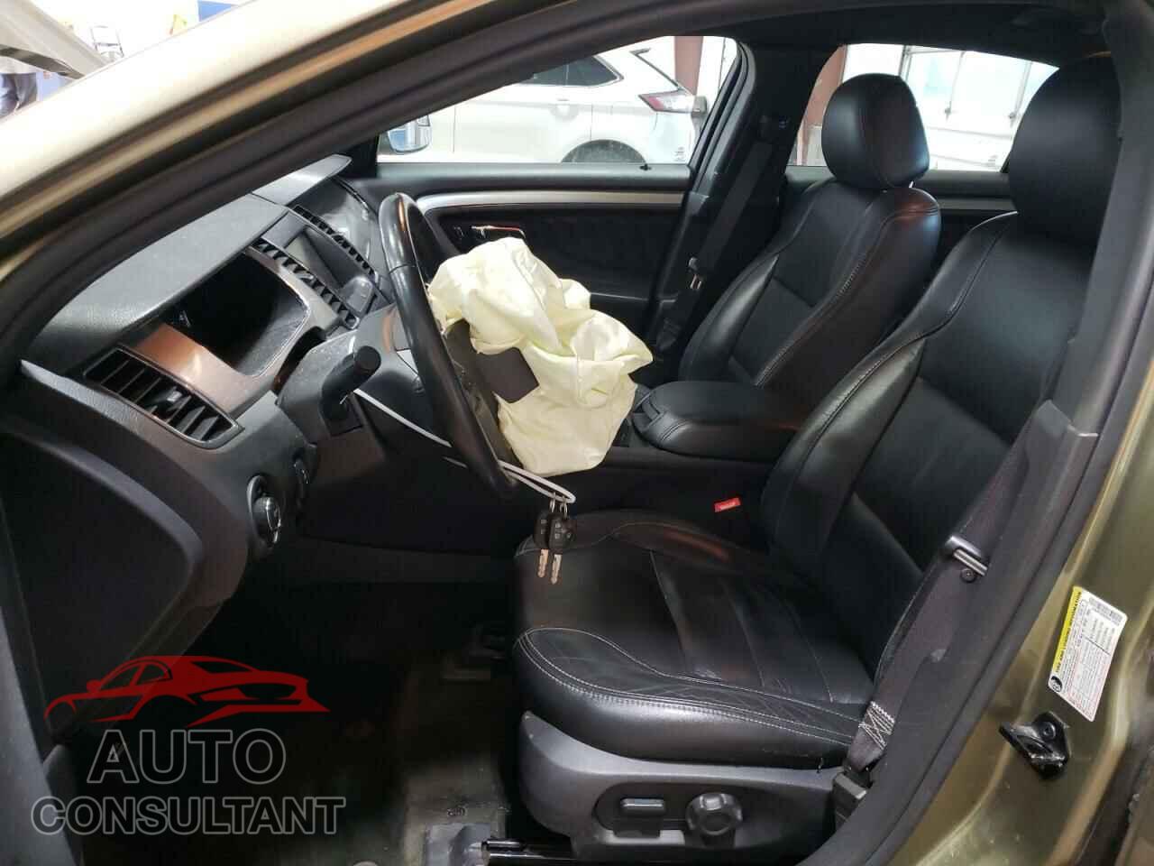 FORD TAURUS 2013 - 1FAHP2E82DG174258