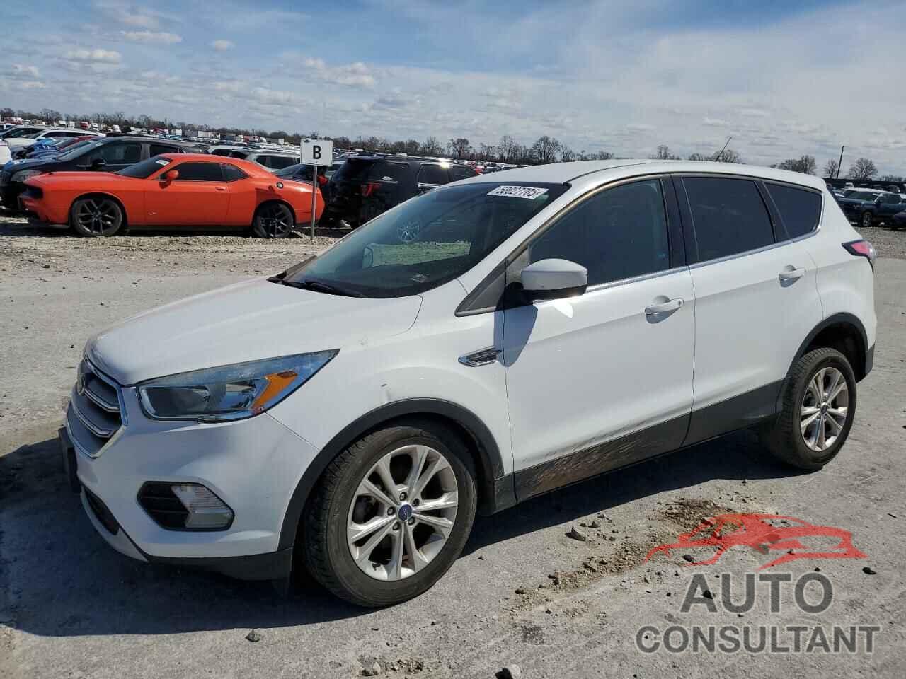 FORD ESCAPE 2017 - 1FMCU0GD2HUC97685