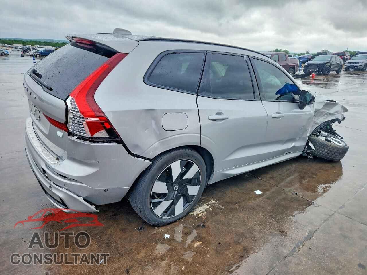 VOLVO XC60 2024 - YV4H60DL1R1872357