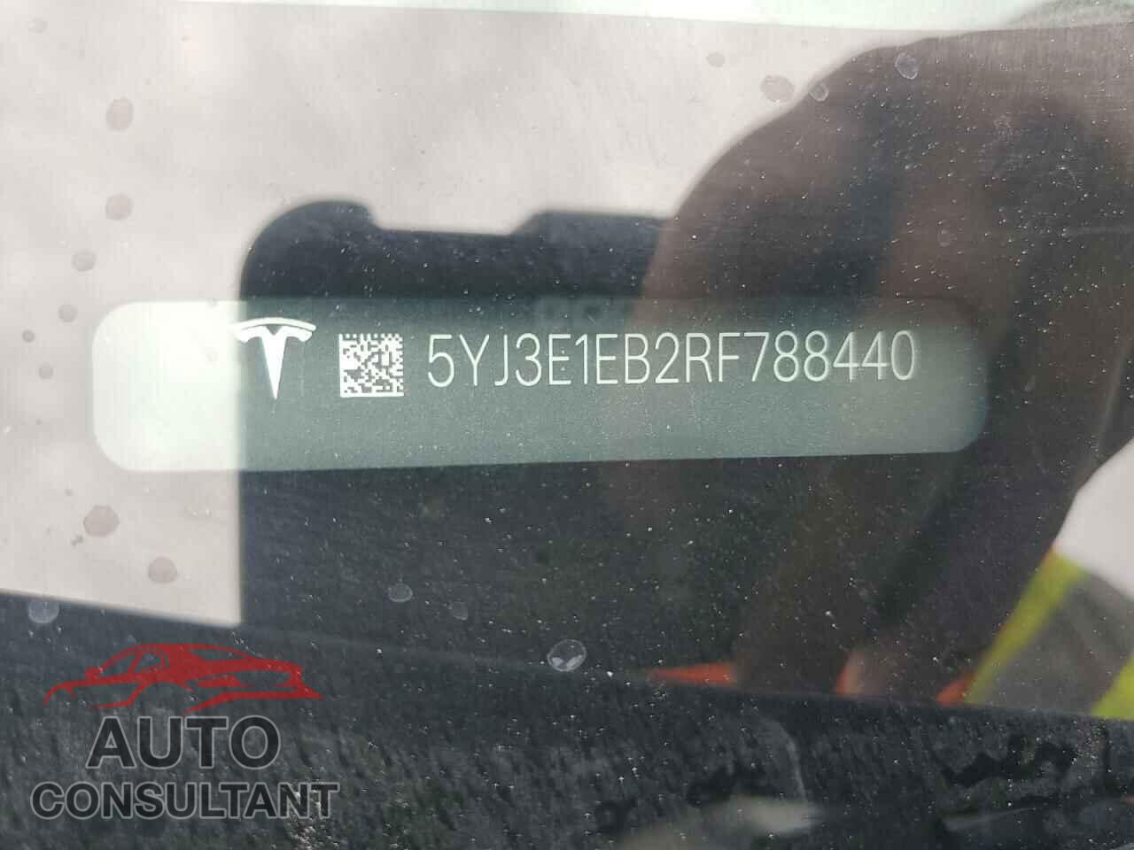 TESLA MODEL 3 2024 - 5YJ3E1EB2RF788440