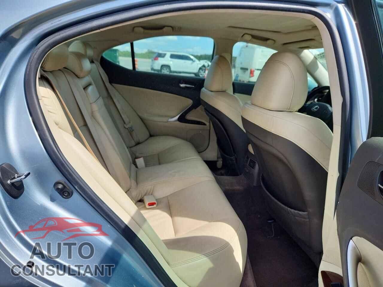 LEXUS IS 2010 - JTHBF5C23A5113719