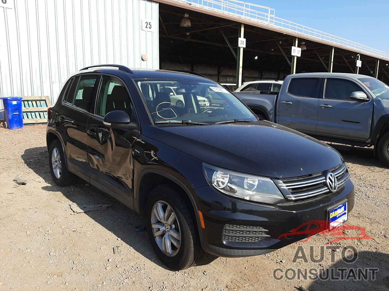 VOLKSWAGEN TIGUAN 2017 - WVGAV7AX1HK026418