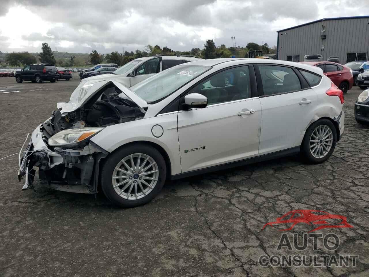 FORD FOCUS 2014 - 1FADP3R48EL341890