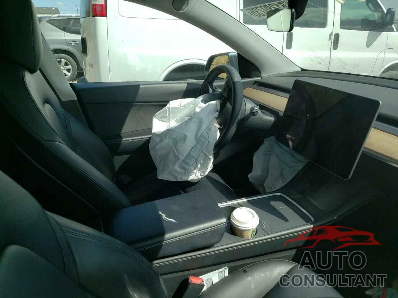 TESLA MODEL Y 2022 - 7SAYGDEE8NF323945