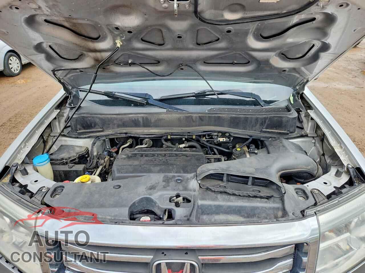HONDA PILOT 2015 - 5FNYF4H64FB016732
