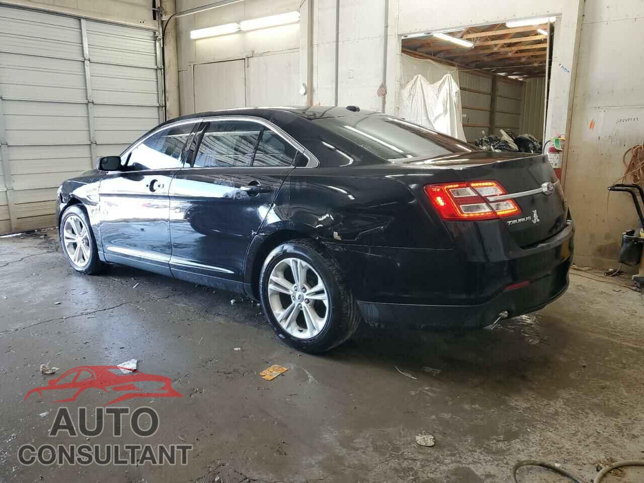 FORD TAURUS 2015 - 1FAHP2D89FG136031