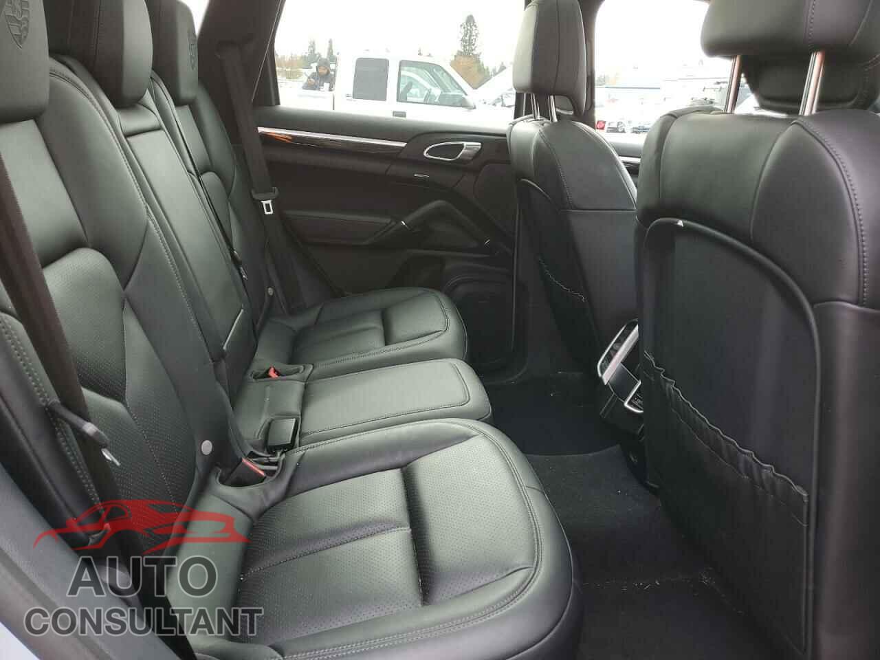 PORSCHE CAYENNE 2017 - WP1AA2A27HKA83499
