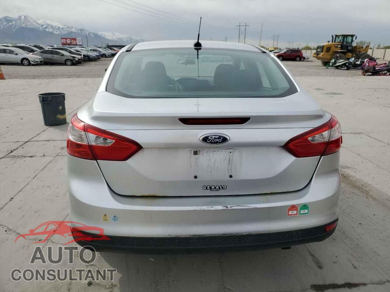 FORD FOCUS 2014 - 1FADP3F26EL427475