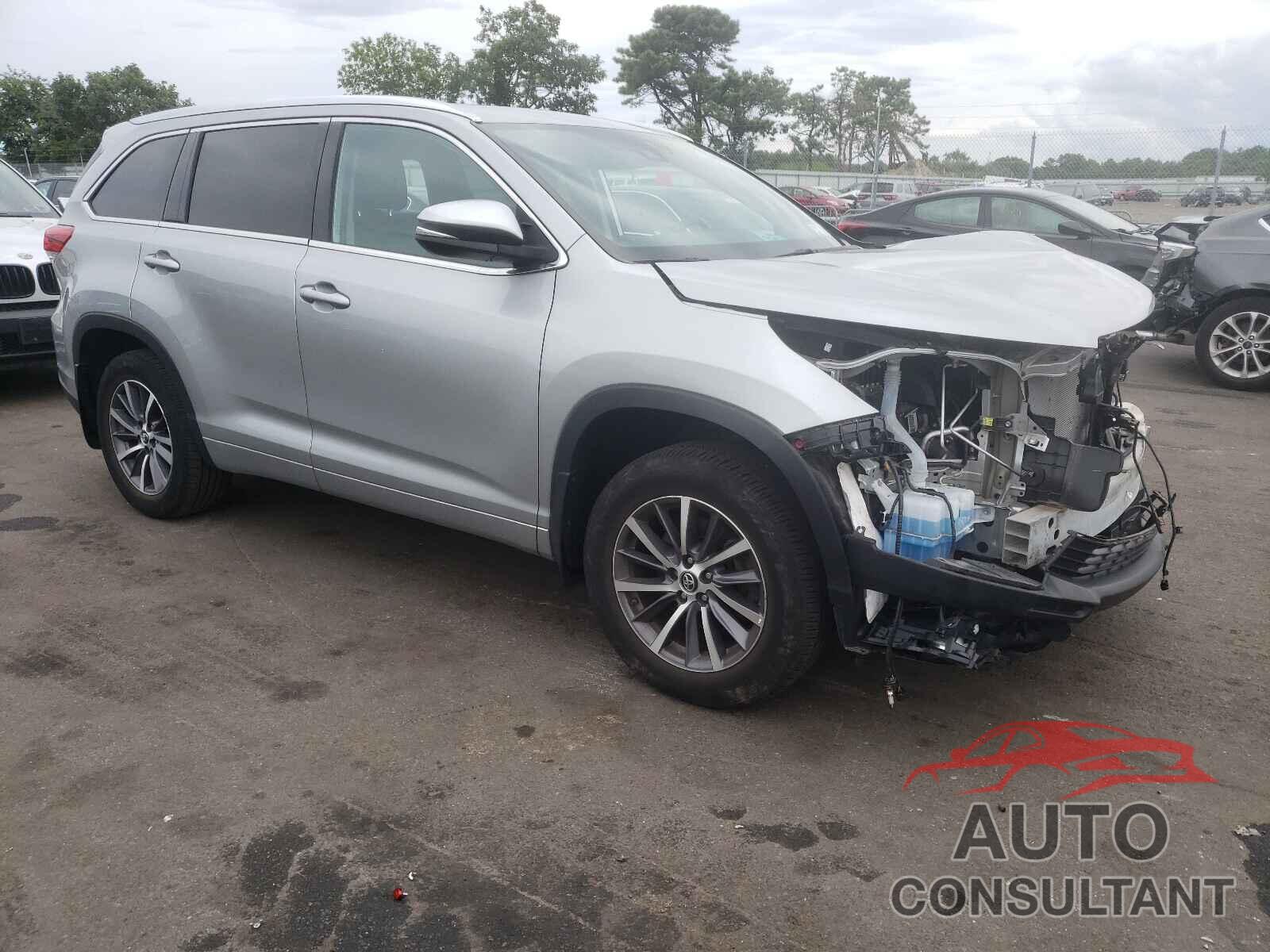 TOYOTA HIGHLANDER 2018 - 5TDJZRFH7JS828931