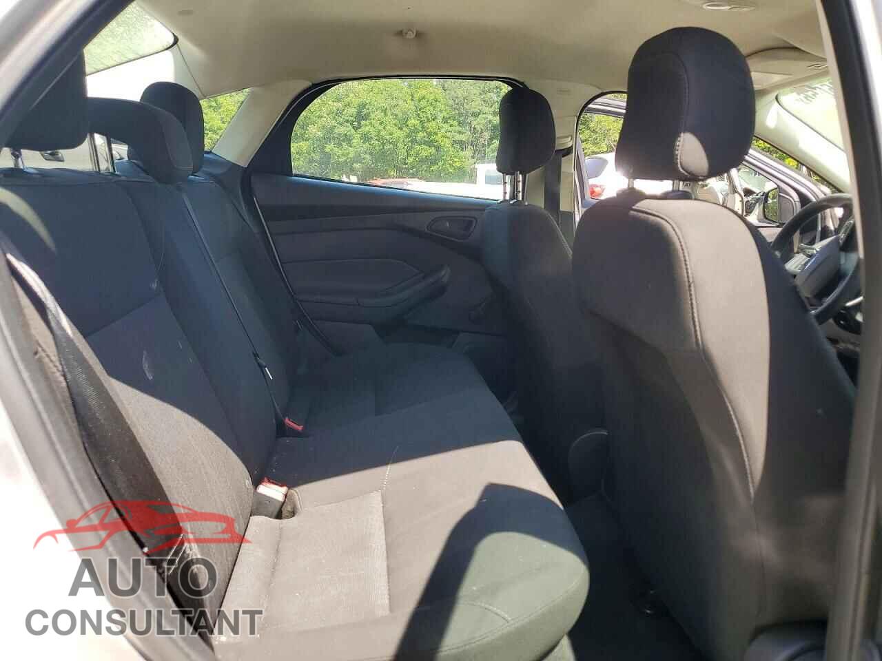 FORD FOCUS 2015 - 1FADP3E25FL353839