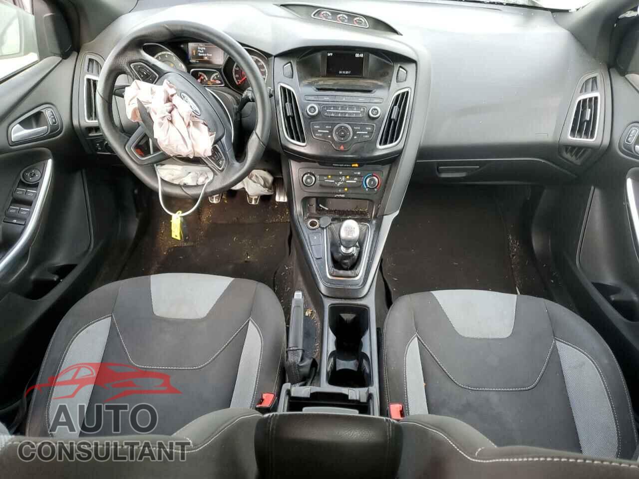 FORD FOCUS 2016 - 1FADP3L94GL384209