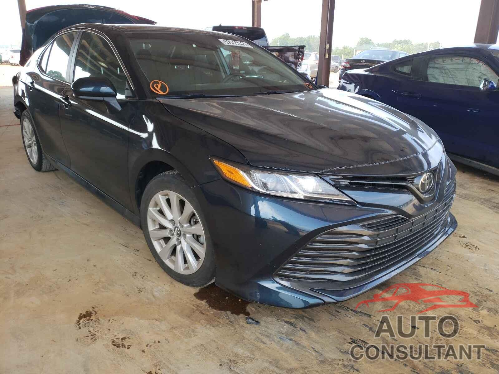 TOYOTA CAMRY 2018 - 4T1B11HK5JU588081